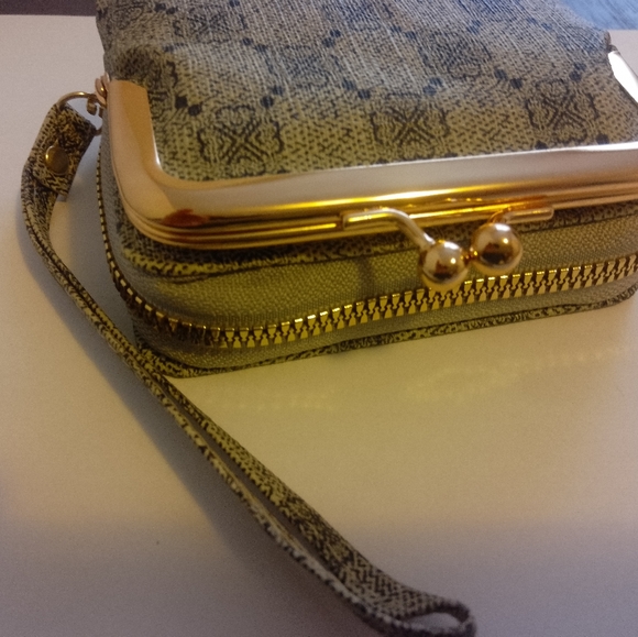 New Wallet Women's Wrist Strap - Picture 5 of 7